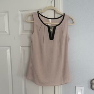 Chic Sleeveless Blouse with Black Accent